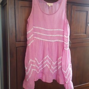 Pink top, looks copy free people slip